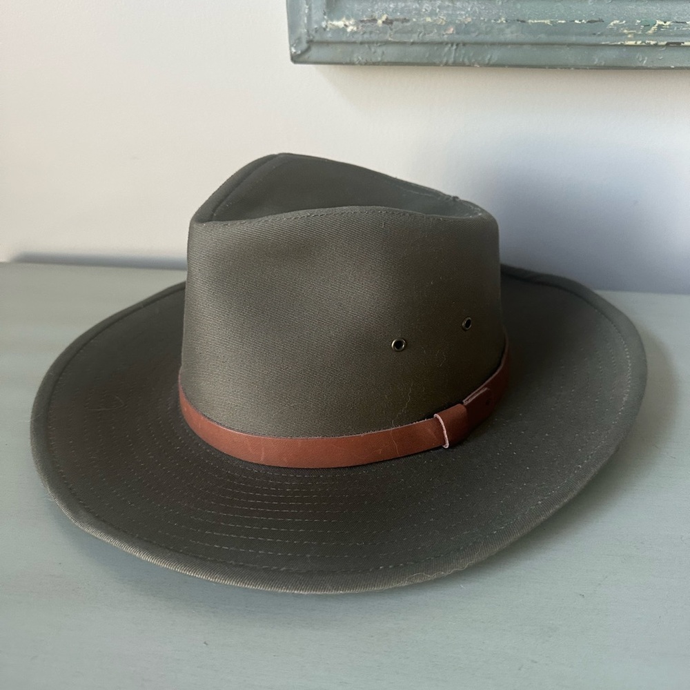 The nature company outdoor brimmed hat sierra large made in USA